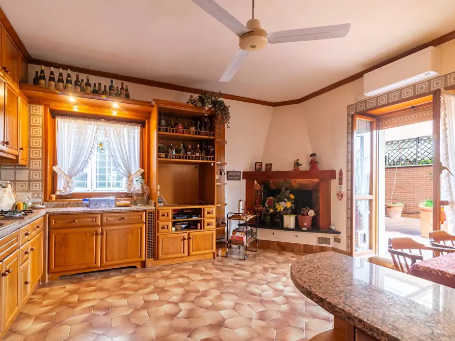 Immagine 22 di Appartamento in vendita  in Via Angiolo Cabrini a Roma