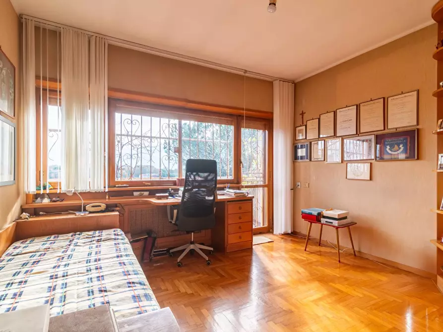 Immagine 26 di Appartamento in vendita  in Via Angiolo Cabrini a Roma