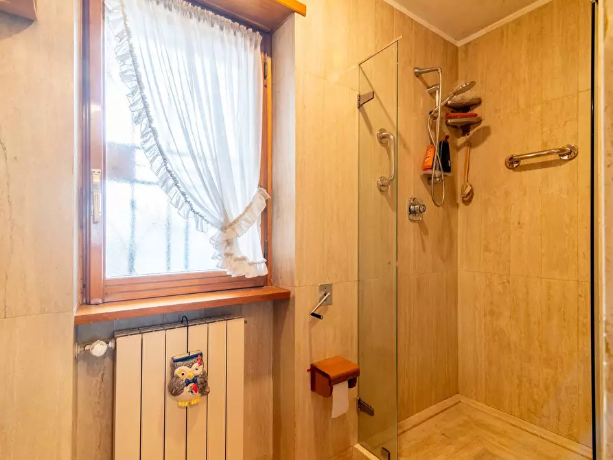 Immagine 29 di Appartamento in vendita  in Via Angiolo Cabrini a Roma