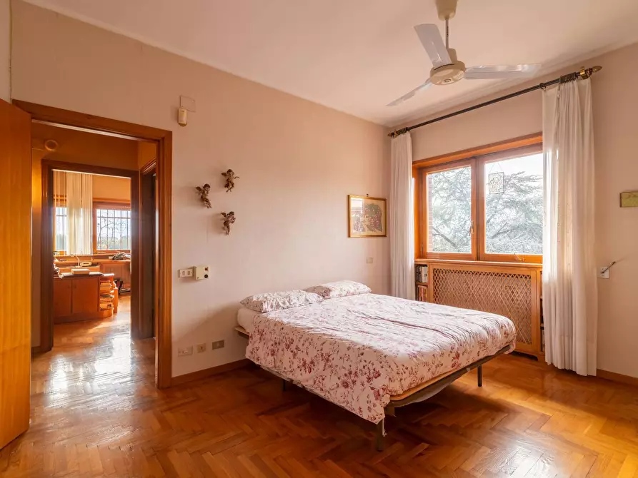 Immagine 30 di Appartamento in vendita  in Via Angiolo Cabrini a Roma