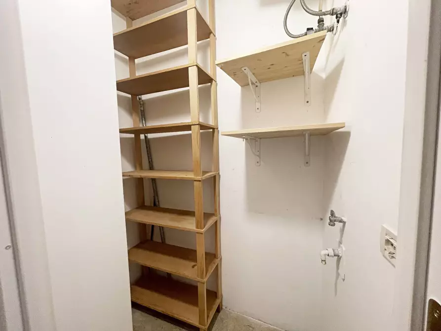 Immagine 23 di Appartamento in vendita  in Via Segesta a Roma