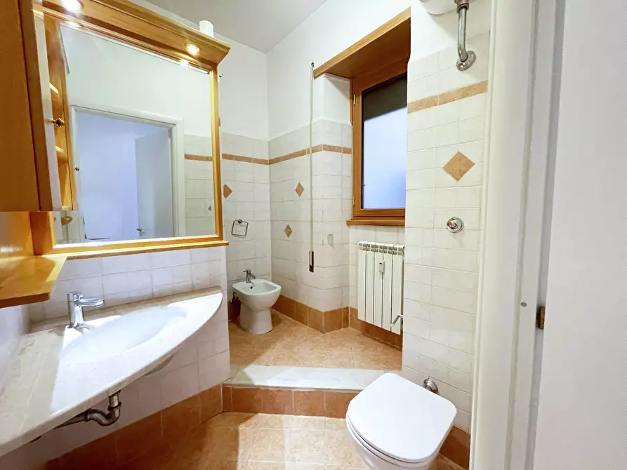 Immagine 26 di Appartamento in vendita  in Via Segesta a Roma