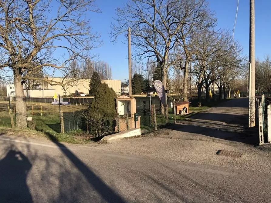 Immagine 2 di Terreno residenziale in vendita  in Via Canal Bianco a Ferrara