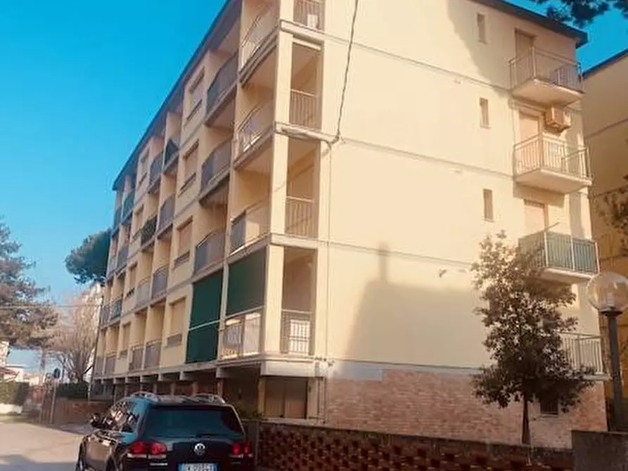 Immagine 1 di Appartamento in vendita  in via Ippolito Nievo Lido degli Estensi a Comacchio
