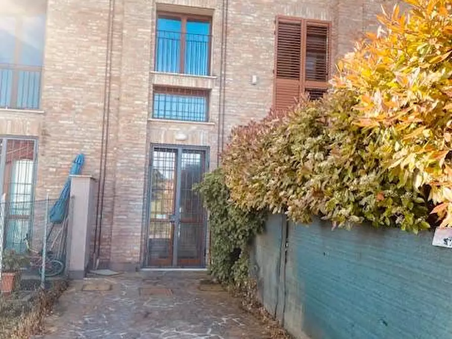 Immagine 1 di Appartamento in vendita  in via bassa a Ferrara