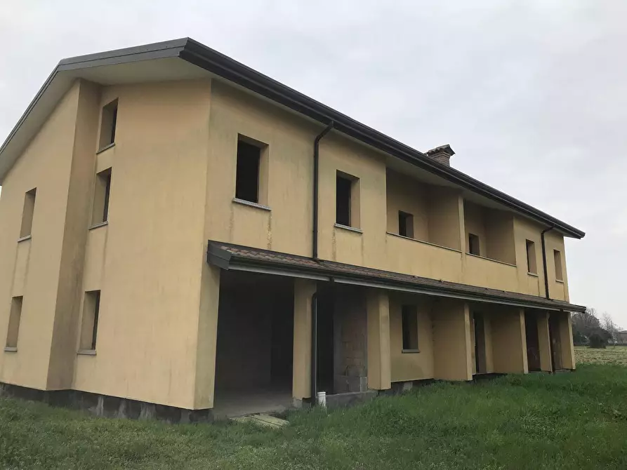 Immagine 1 di Casa bifamiliare in vendita  in Via Magliocco a Ferrara