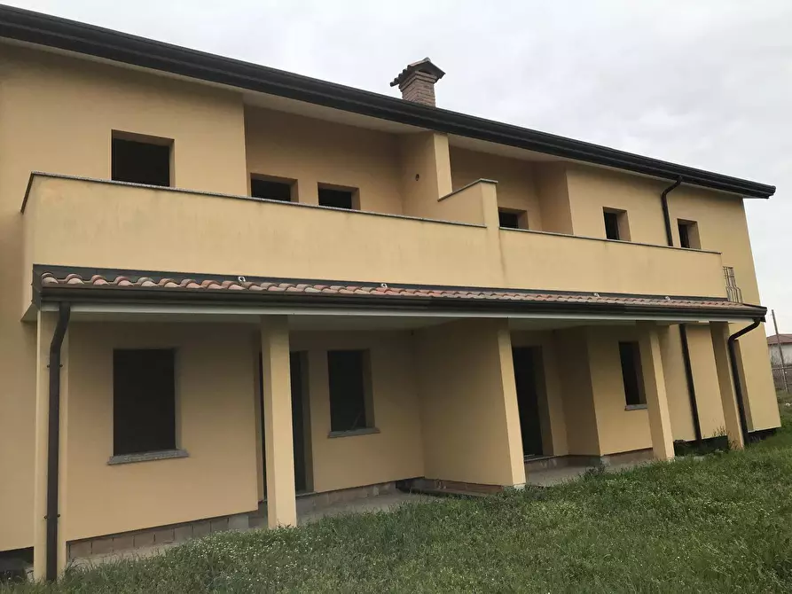 Immagine 4 di Casa bifamiliare in vendita  in Via Magliocco a Ferrara