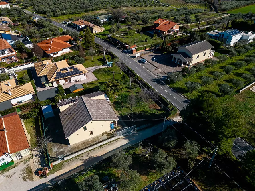 Immagine 9 di Villa in vendita  in VIA TORRE a Torrevecchia Teatina