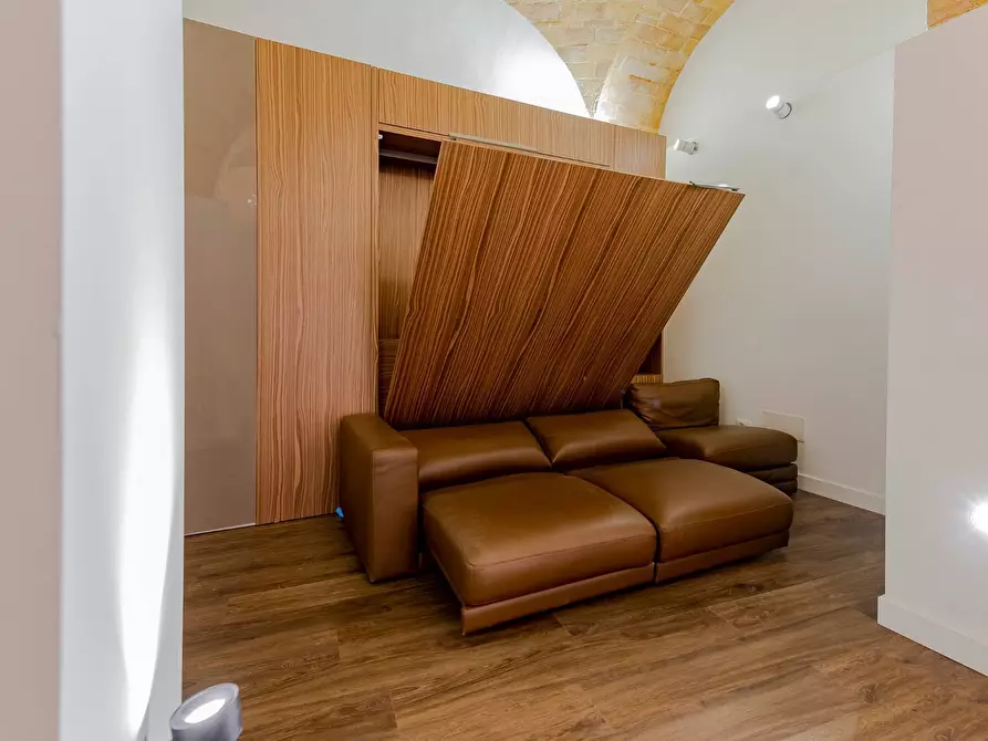 Immagine 11 di Locale commerciale in vendita  in piazza matteotti a Chieti