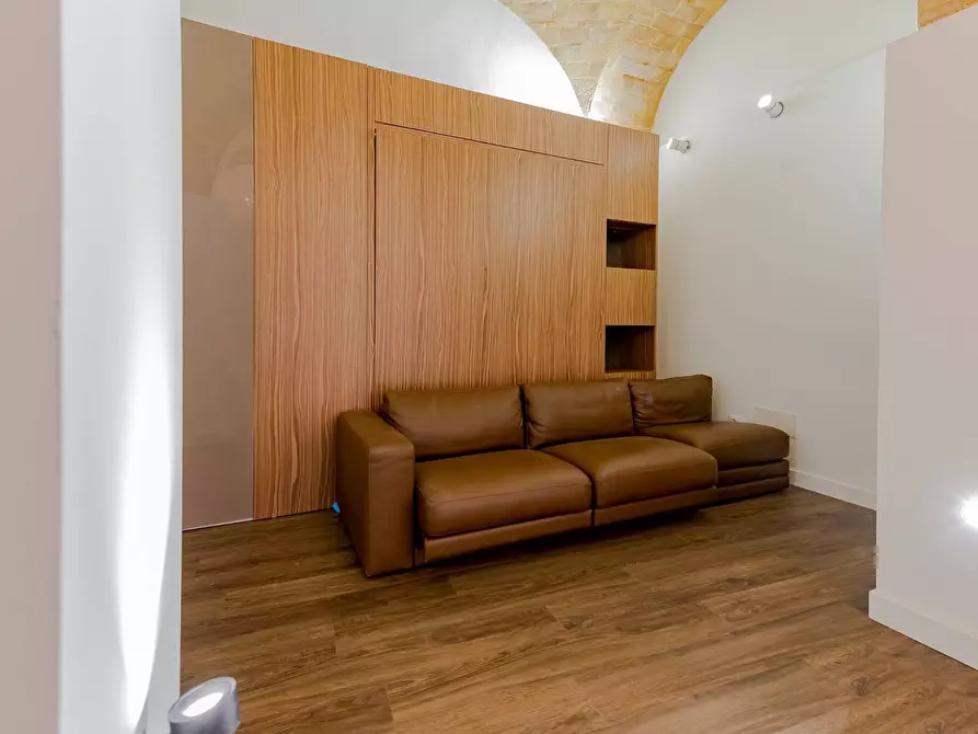 Immagine 12 di Locale commerciale in vendita  in piazza matteotti a Chieti