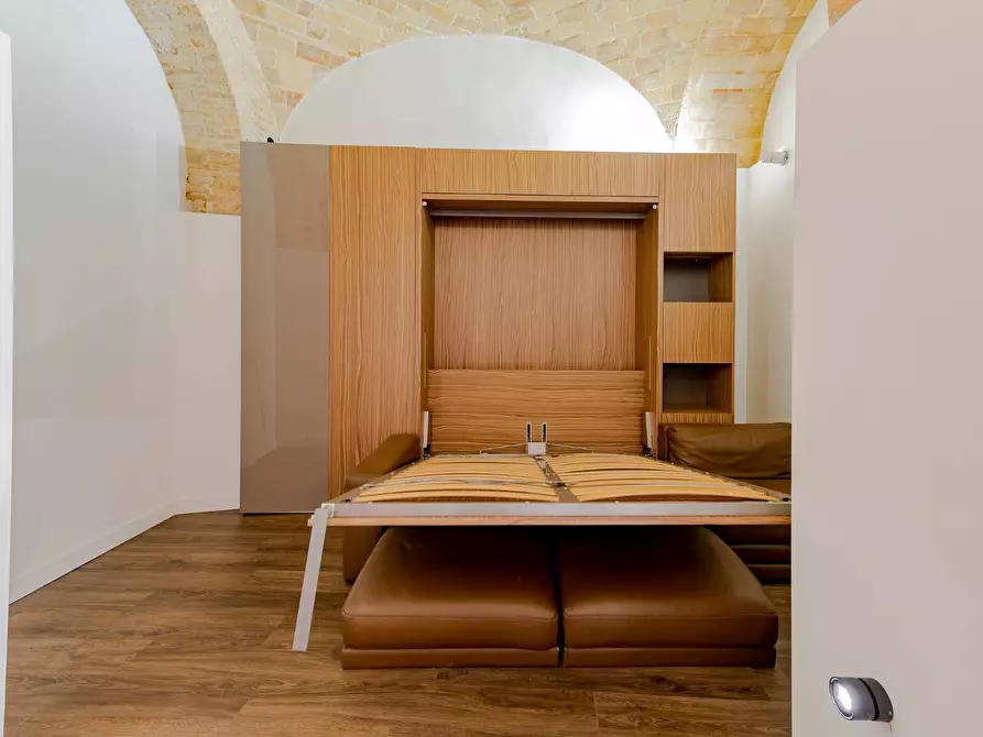 Immagine 16 di Locale commerciale in vendita  in piazza matteotti a Chieti