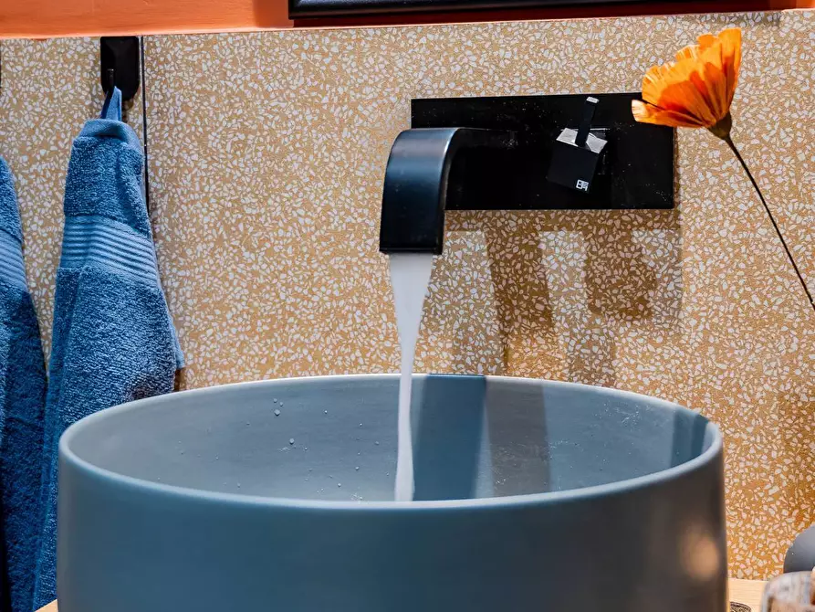 Immagine 29 di Locale commerciale in vendita  in piazza matteotti a Chieti