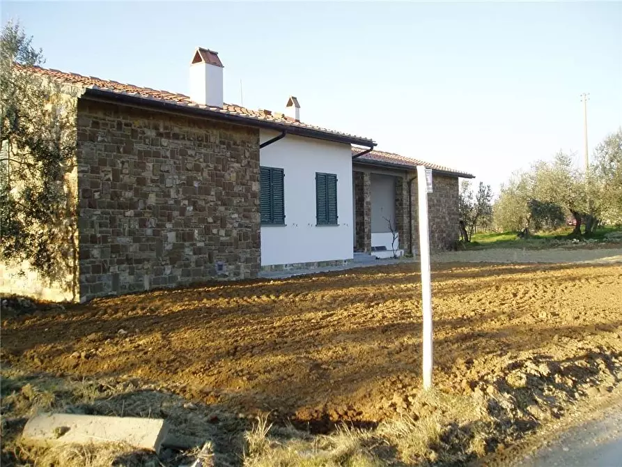 Immagine 3 di Villa in vendita  a Montespertoli