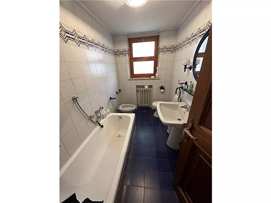 Immagine 28 di Villa in vendita  a Montespertoli