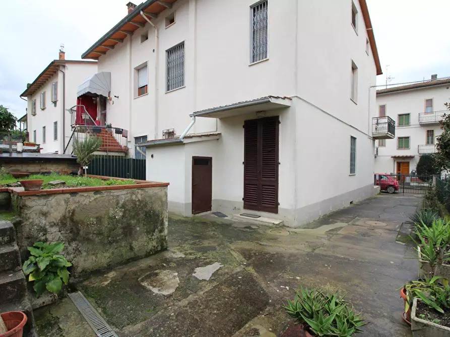 Immagine 2 di Villetta a schiera in vendita  a Montespertoli