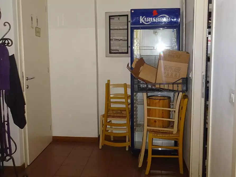 Immagine 8 di Attività commerciale in vendita  a Montespertoli