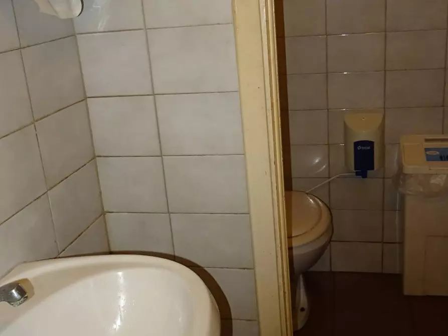 Immagine 14 di Attività commerciale in vendita  a Montespertoli