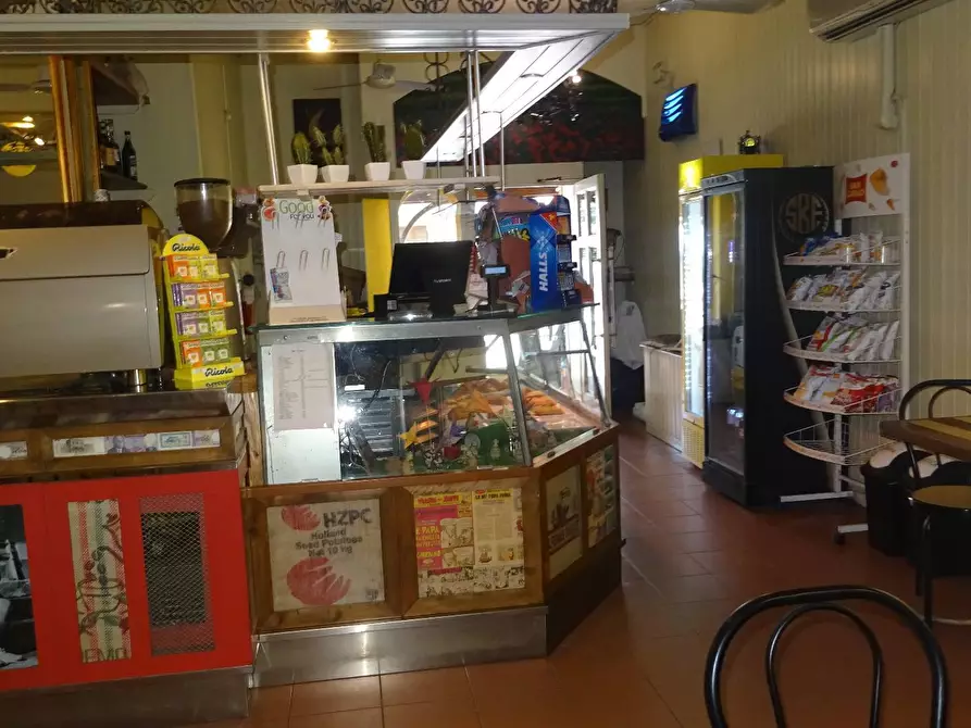 Immagine 2 di Attività commerciale in vendita  a Montespertoli