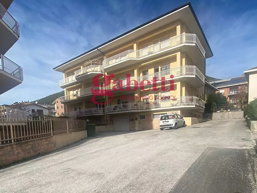 Immagine 1 di Appartamento in vendita  in Via San Raniero a L'aquila