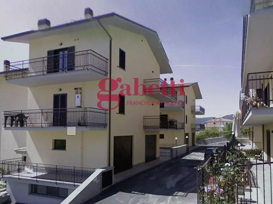 Immagine 1 di Appartamento in vendita  in via Monte Omo a L'aquila