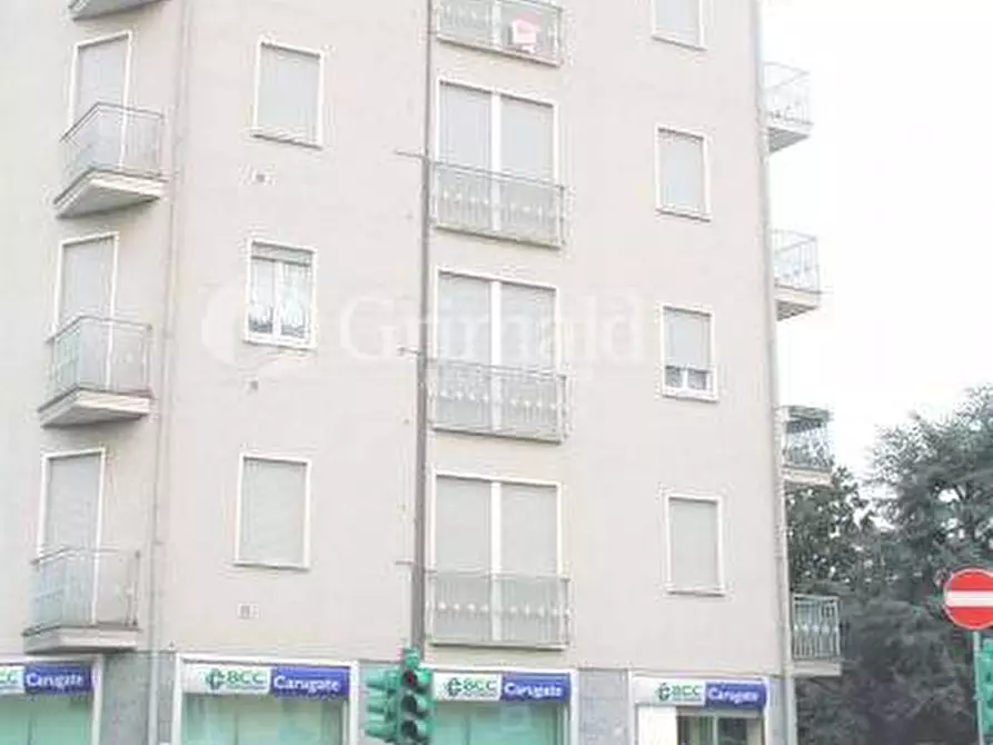 Immagine 1 di Appartamento in vendita  in via Stazione a Usmate Velate