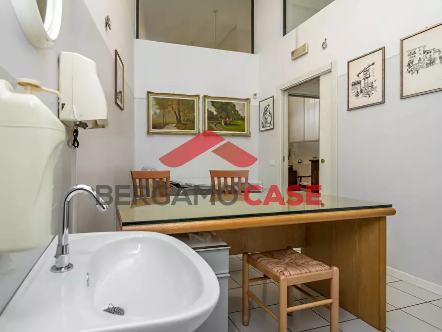 Immagine 6 di Ufficio in vendita  in Via Zambianchi a Bergamo