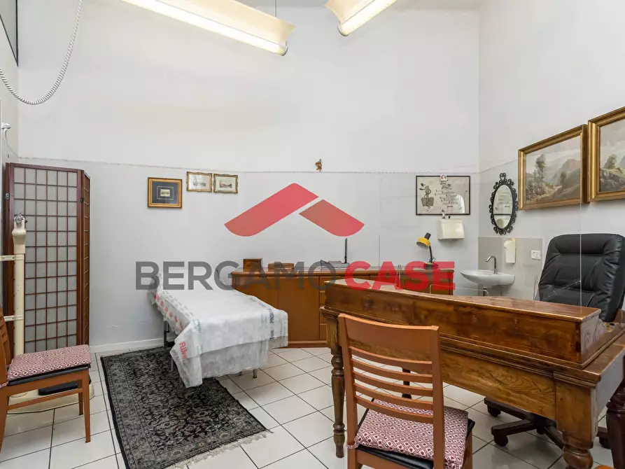 Immagine 3 di Ufficio in vendita  in Via Zambianchi a Bergamo