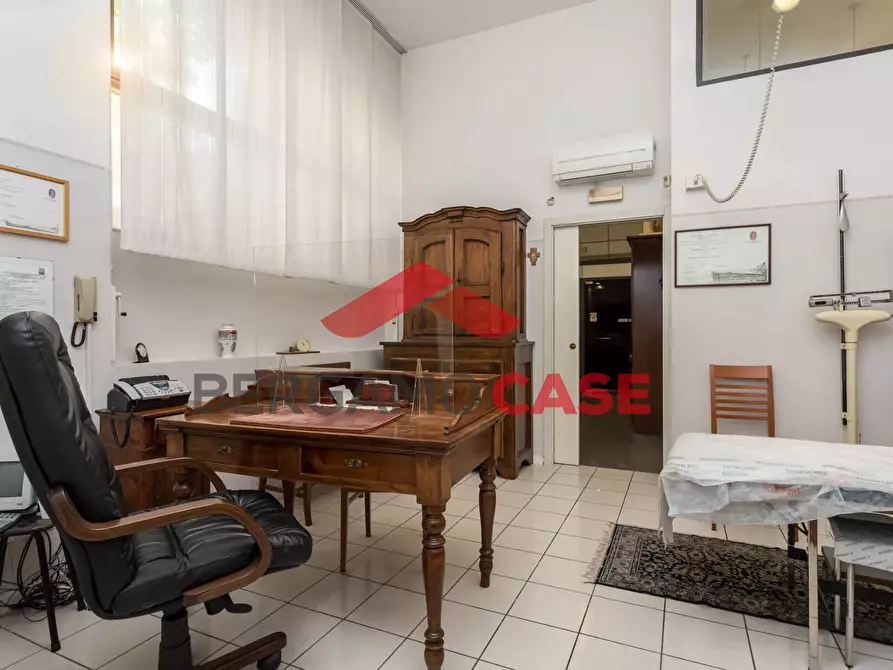 Immagine 4 di Ufficio in vendita  in Via Zambianchi a Bergamo