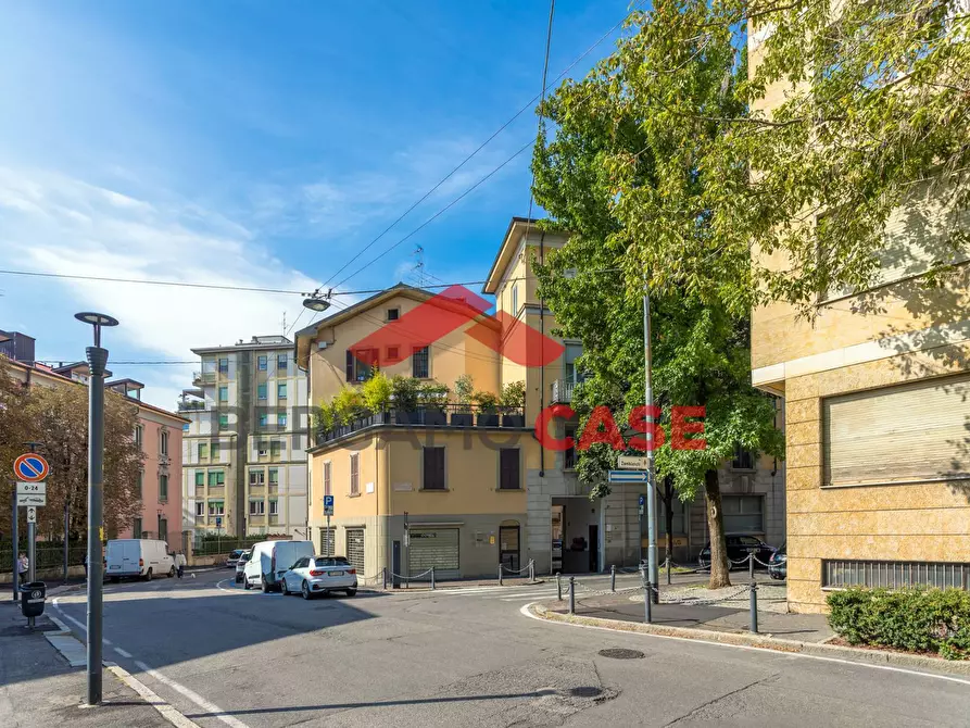 Immagine 9 di Ufficio in vendita  in Via Zambianchi a Bergamo