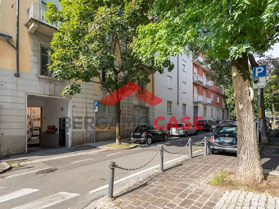 Immagine 10 di Ufficio in vendita  in Via Zambianchi a Bergamo