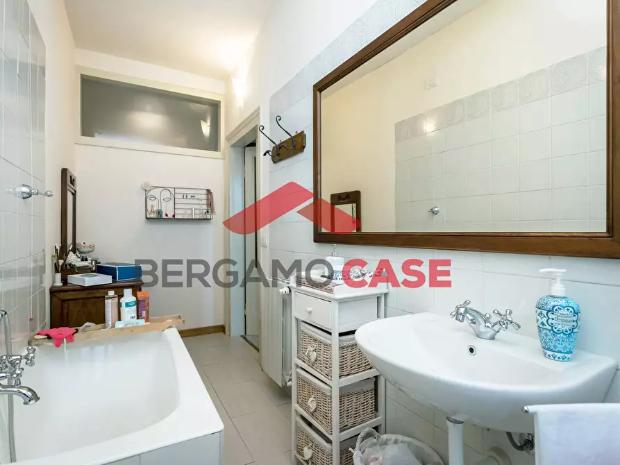 Immagine 12 di Appartamento in vendita  in Via Zanica a Bergamo