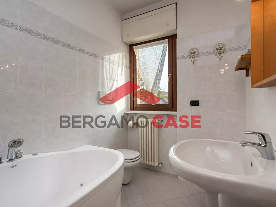 Immagine 7 di Appartamento in vendita  in Via Cavalcanti a Mozzo