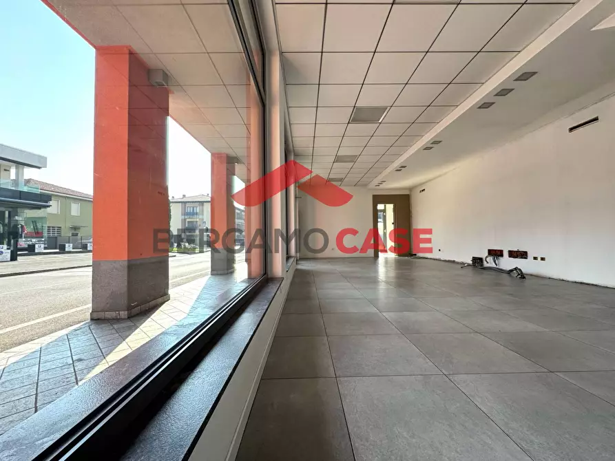 Immagine 5 di Negozio in affitto  in Cavalli a Villa Di Serio