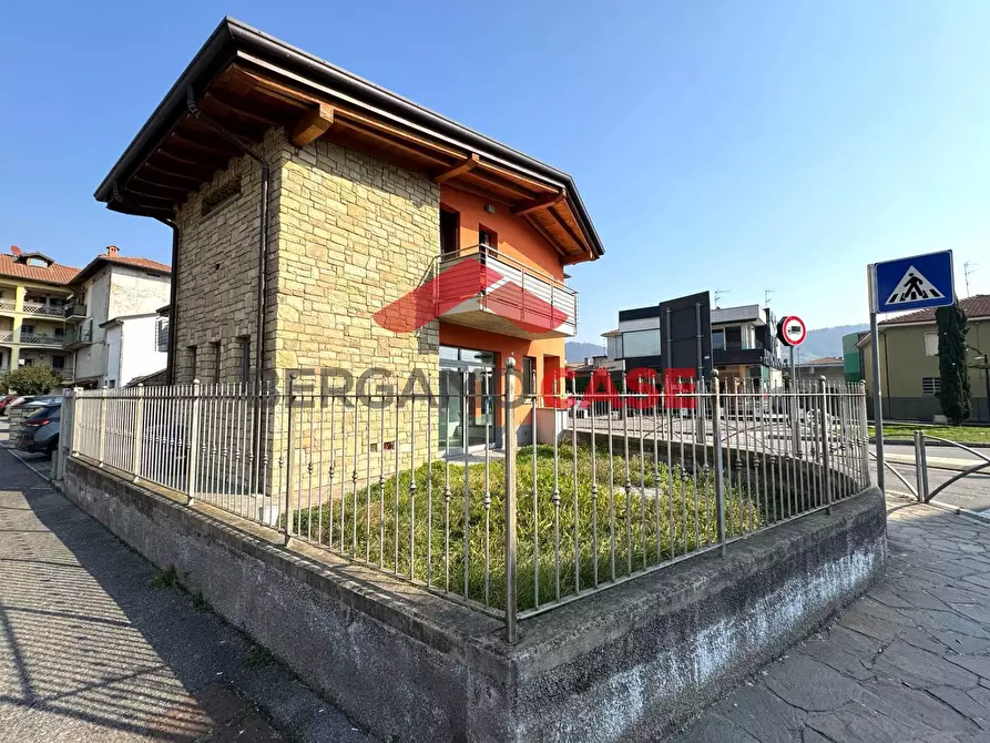 Immagine 13 di Negozio in affitto  in Cavalli a Villa Di Serio