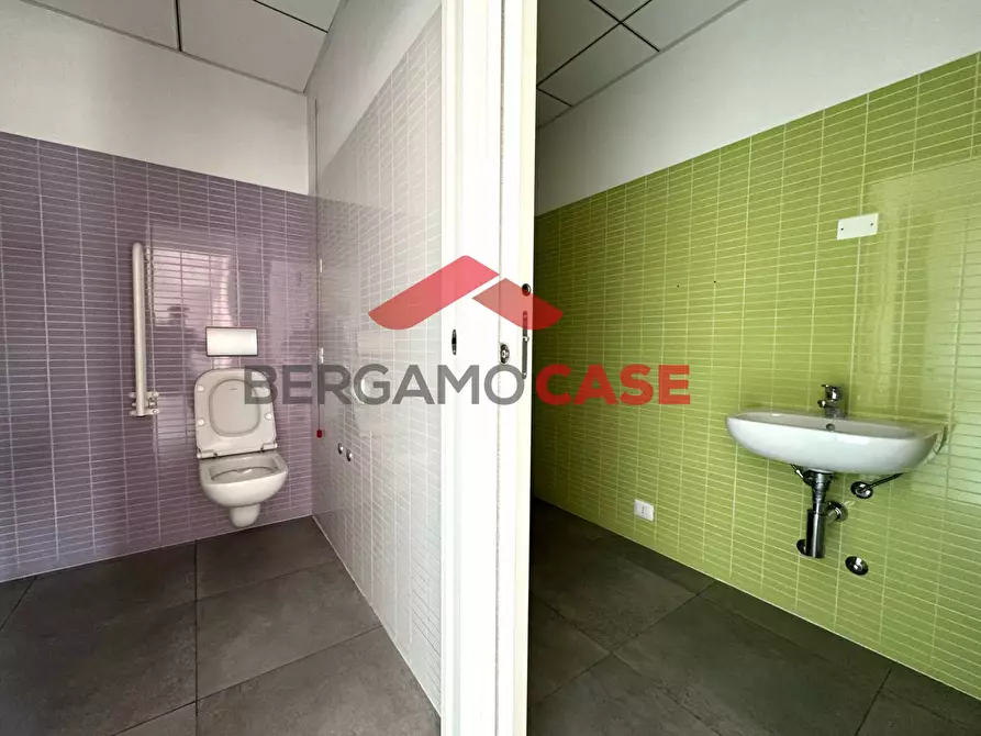 Immagine 9 di Negozio in affitto  in Cavalli a Villa Di Serio