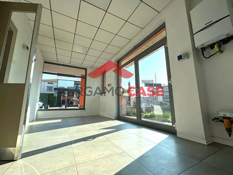 Immagine 7 di Negozio in affitto  in Cavalli a Villa Di Serio