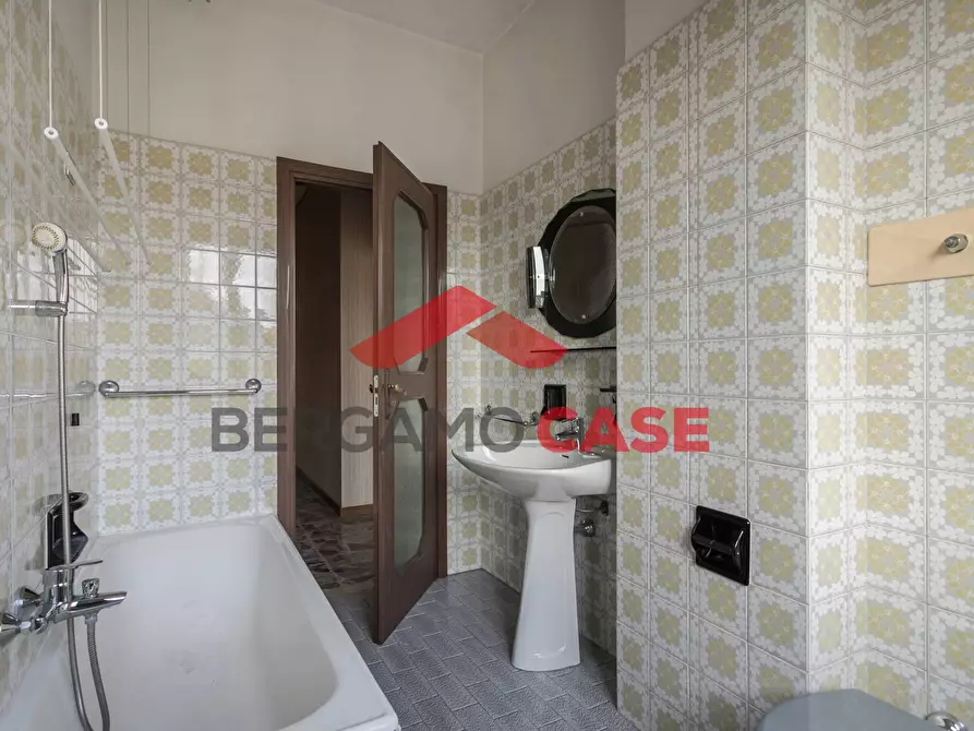 Immagine 9 di Appartamento in vendita  in Via Milano a Curno