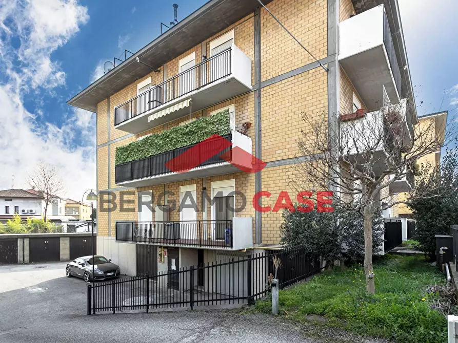 Immagine 1 di Appartamento in vendita  in Via Milano a Curno