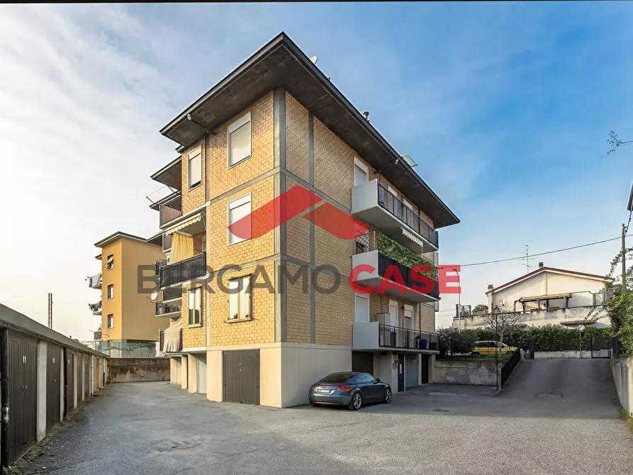 Immagine 13 di Appartamento in vendita  in Via Milano a Curno