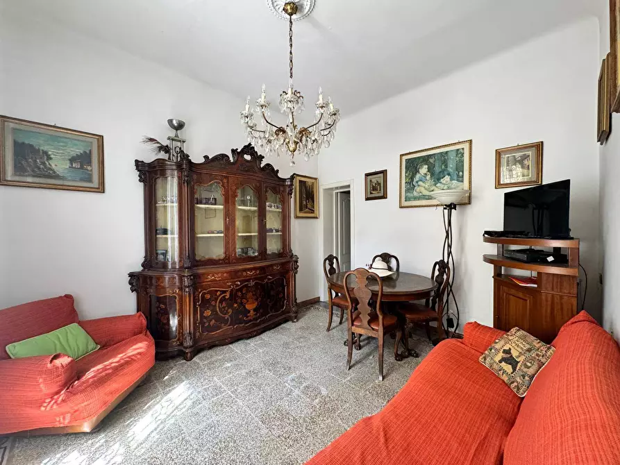 Immagine 3 di Villa in vendita  a Vecchiano