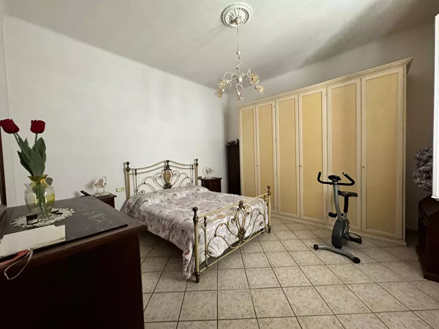 Immagine 9 di Villa in vendita  a Vecchiano