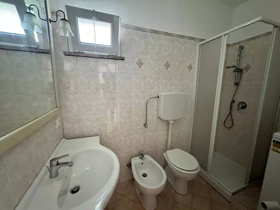 Immagine 18 di Villa in vendita  a Vecchiano