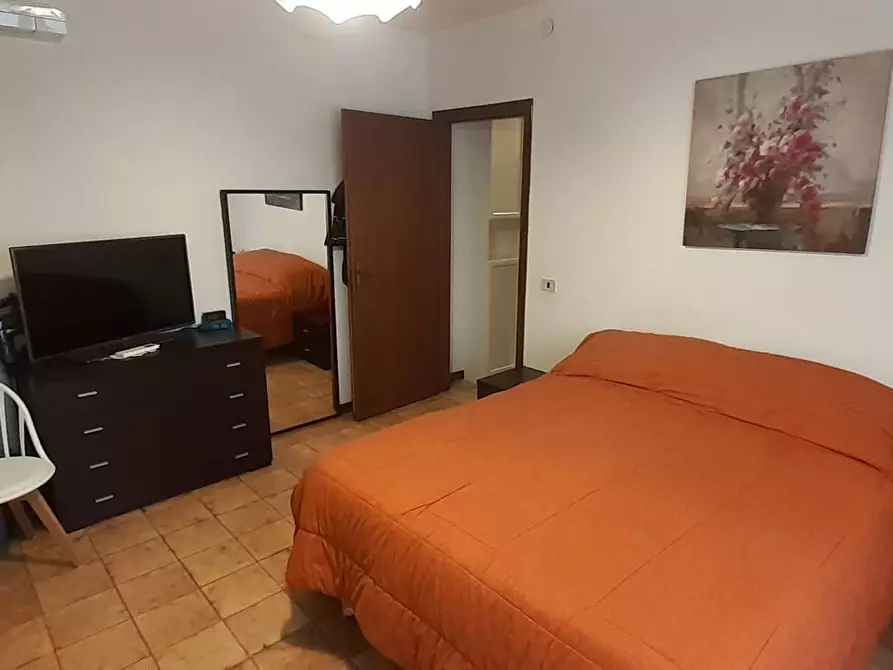 Immagine 12 di Appartamento in vendita  a Pisa