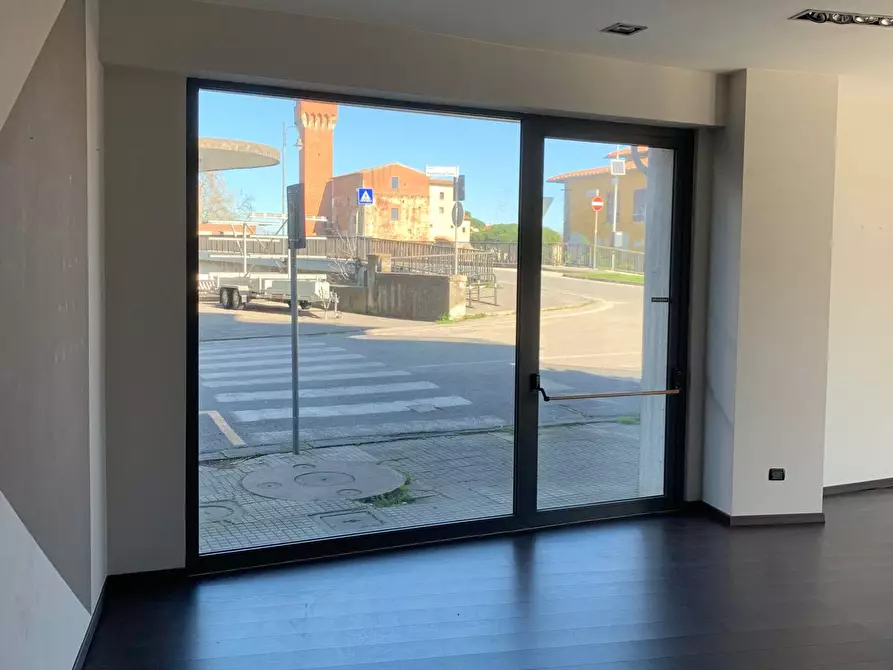 Immagine 5 di Locale commerciale in vendita  a Pisa