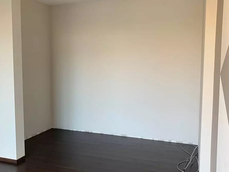 Immagine 8 di Locale commerciale in vendita  a Pisa