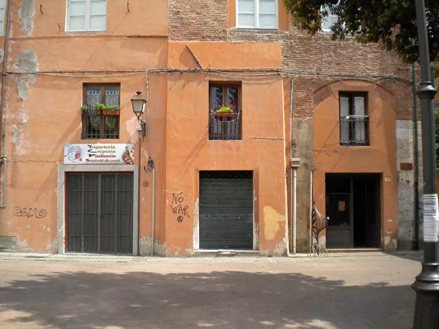 Immagine 9 di Locale commerciale in affitto  a Pisa