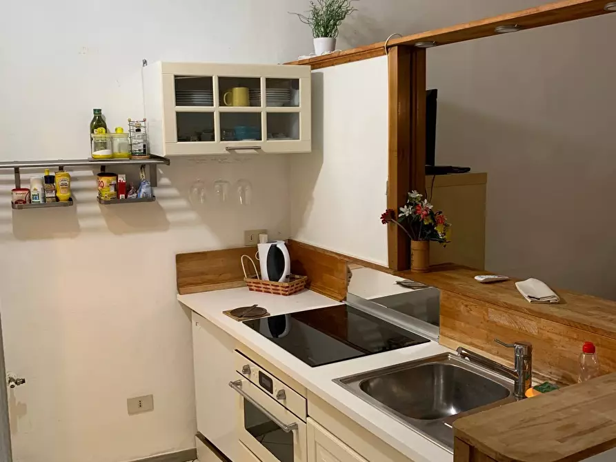 Immagine 11 di Appartamento in vendita  a Pisa