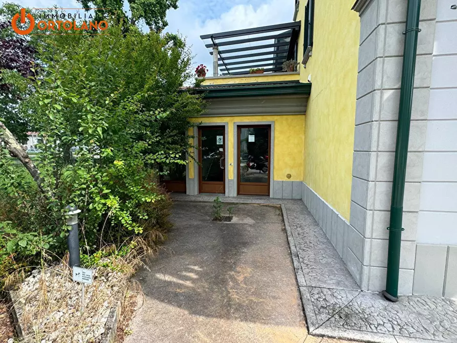 Immagine 8 di Locale commerciale in vendita  in Via F.lli Mucchiut a Sagrado