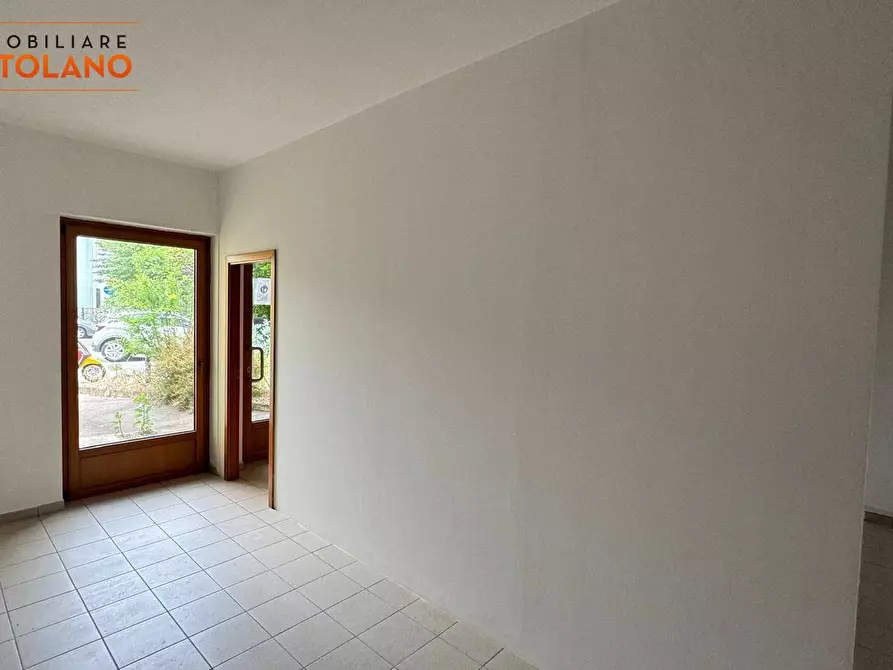 Immagine 5 di Locale commerciale in vendita  in Via F.lli Mucchiut a Sagrado