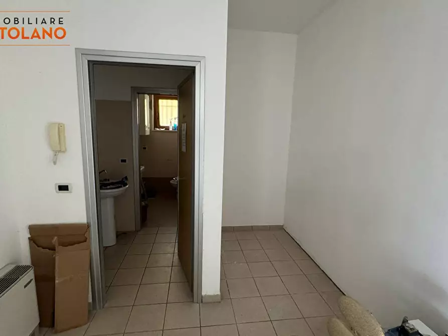 Immagine 10 di Locale commerciale in vendita  in Via F.lli Mucchiut a Sagrado